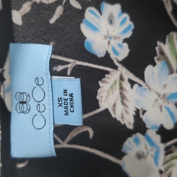 Cece V-Neck Cuffed Long Tie Sleeve Floral Blouse - Picture 2 of 6